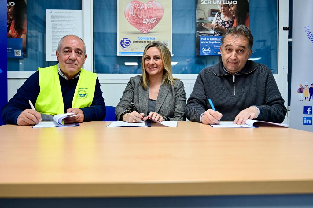 &copy;Ayto.Granada: EMASAGRA SE INCORPORA AL PROTECTORADO DEL BANCO DE ALIMENTOS  
